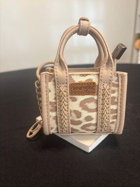 Wrangler Beige Leopard Mini Tote Keyring